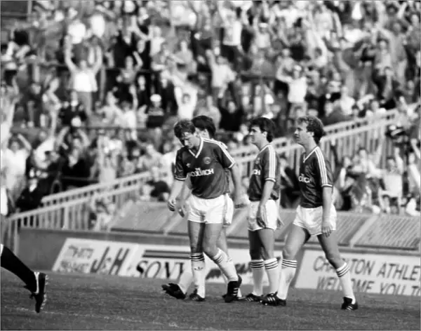 Charlton 3 v. Everton 2. Division One Football. October 1986 LF20-07-079