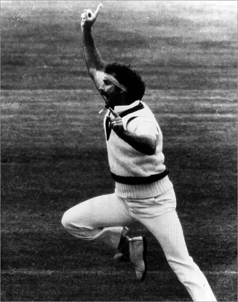 Dennis Lillee June 1981 appeals to Umpire Local Caption fastfoto - 26  /  07  /  2010