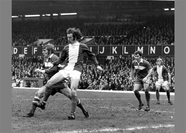 Birminghams Bob Hatton (centre) in action with Middlesbrough