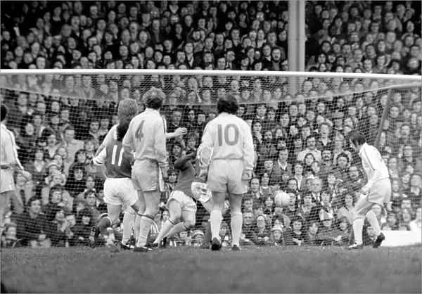 Division One Football Arsenal v Leeds United 1974  /  75 Season