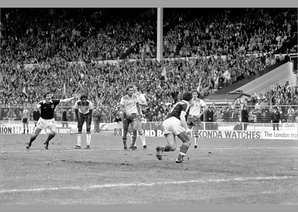Home Internationals 1980  /  81 Season, England v Scotland at Wembley