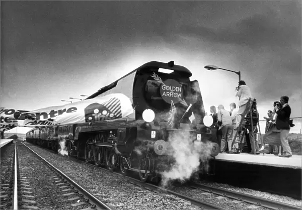 The City of Wells steam locomotive opens the new travel interchange at Gateshead railway