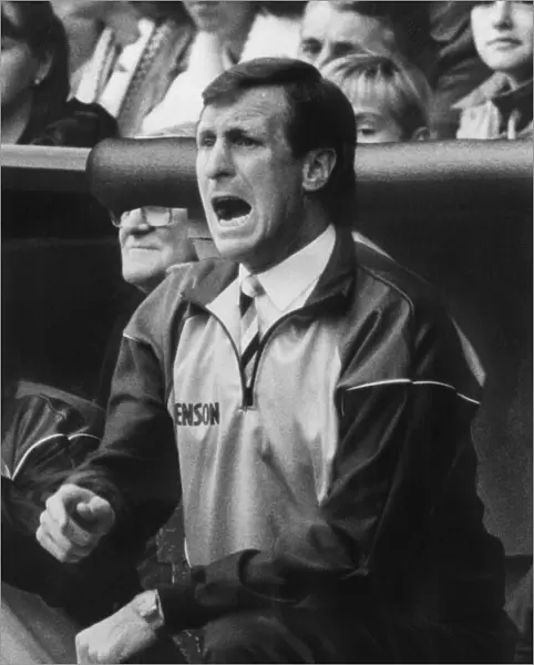 Billy McNeill, Aston Villa Football Manager 1986?1987. Pictured in dugout