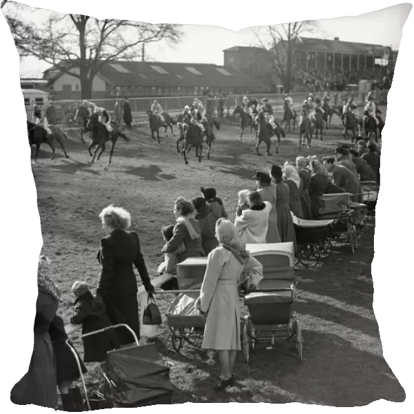 Open of the flat racing season at Lincoln. 15th March 1950