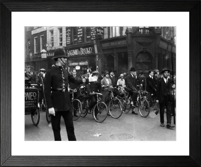 Framed Print : General Strike on High Holborn, London 1926 Print Framed Print : General Strike on High Holborn, London 1926 Print