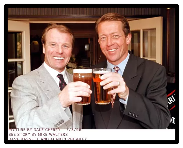 Dave Bassett manager of Crystal Palace shares a pint with Charlton football manager Alan