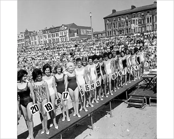 Daily Mirror Beach Beauty contest at Blackpool. The participants line up on the beach
