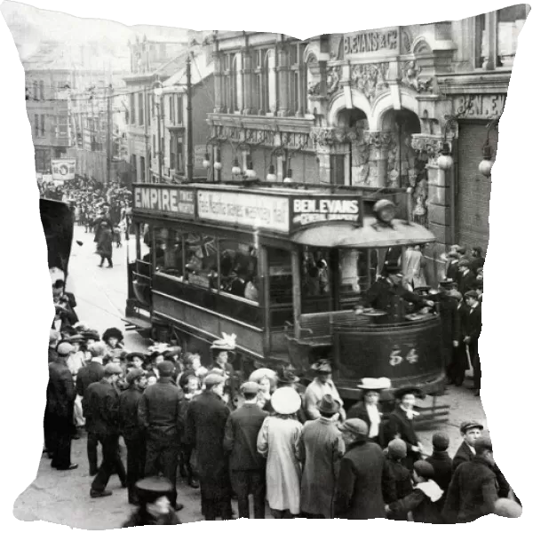 Swansea - Old - Trams - A tram pictured in Wind Street in 1920 with a worker