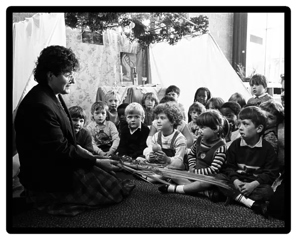 Jewish faith lesson for Rawthorpe children. Pupils of Rawthorpe C of E Infants School