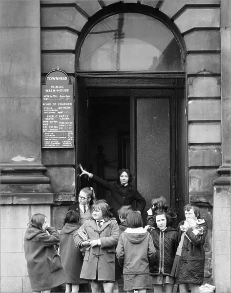 Townsend Public Wash House, with children standing outside