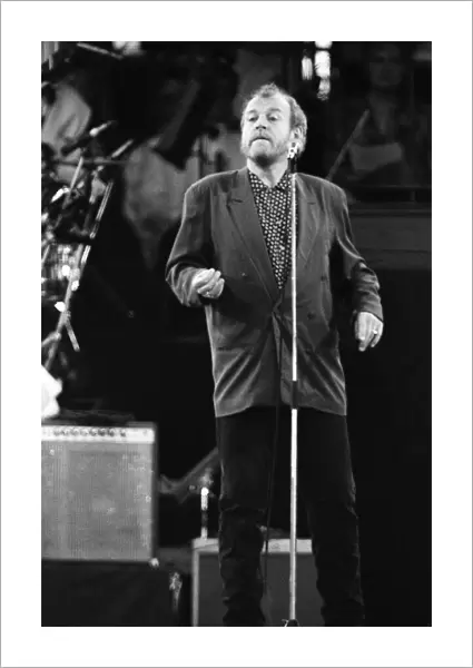 John Lennon Memorial Concert held at Pier Head, Liverpool. Joe Cocker performs