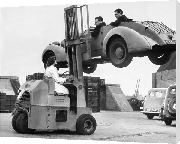 The Coventry Climax Engines ET199 the first British-produced forklift truck
