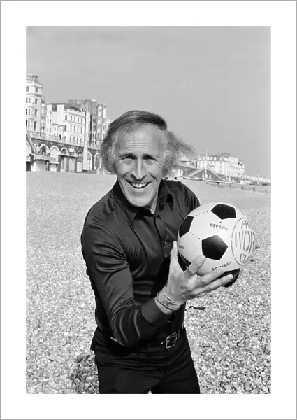 Bruce Forsyth will be leading the singing at the Cup Final tomorrow