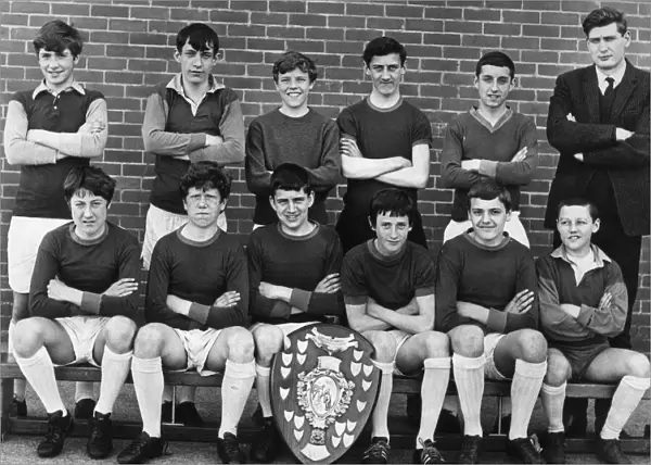 Schoolboys from St Kevin s, Kirkby, Merseyside, with Daily Dispatch Schoolboys