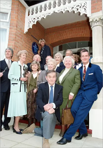 The unveiling of the Eric Morecambe blue plaque. Torrington Park, London, 14th May 1995