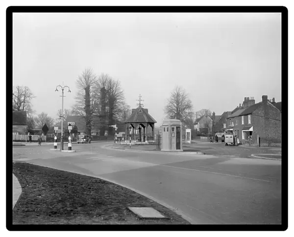 Ickenham village, the pump 1936