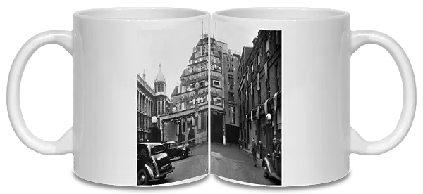 View of Geraldine House, headquarters of the Daily Mirror newspaper in Fetter Lane