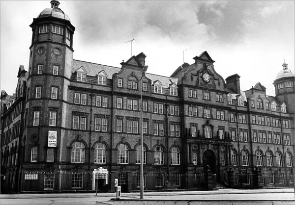 The David Lewis Hotel in Great George Place. Liverpool, Merseyside. Circa May 1977