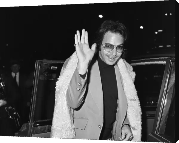 Singer Neil Diamond arrives at Heathrow airport to appear in the Shirley Bassey Christmas