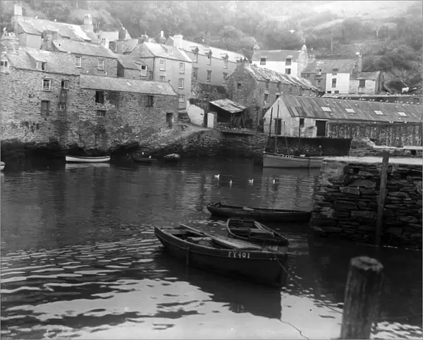 Polperro Harbour, Cornwall. August 1927