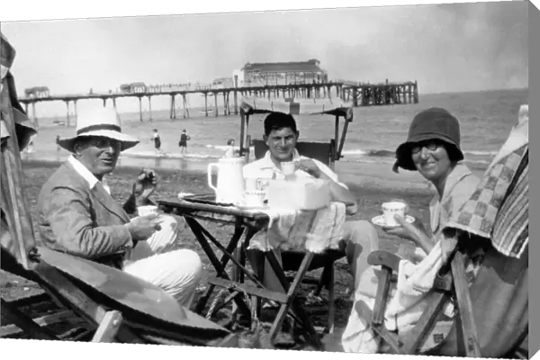 Holiday makers at a British seaside resort. Circa 1929. Tyrell Collection