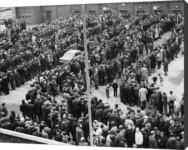This was the scene outside Ibrox last night as 16, 000 tickets for the Scottish cup final