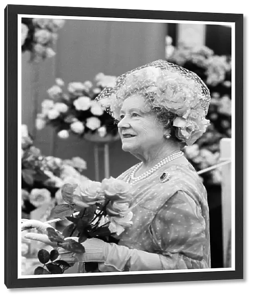 Queen Elizabeth The Queen Mother attends the annual horticultural show in the grounds of