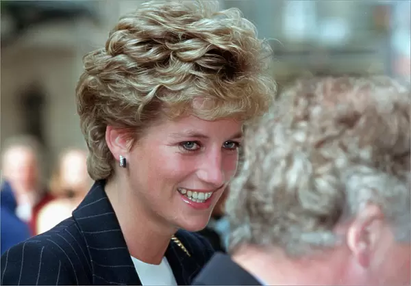 PRINCESS OF WALES VISITING HOME OFFICE WEARING PIN STRIPE SUIT 1993