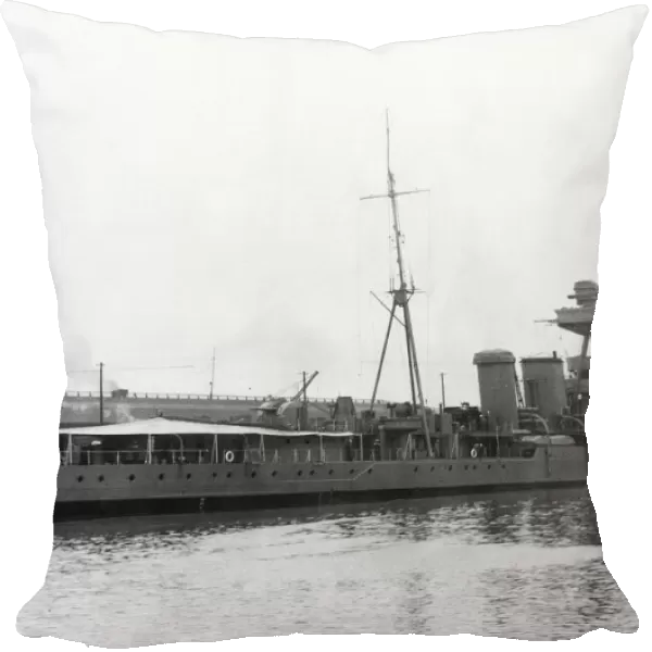Picture shows the HMS Calcutta. HMS Calcutta was a C-class light cruiser of