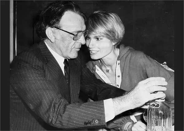 Richard Burton and wife Suzy Hunt in bar - February 1977 03  /  02  /  1977