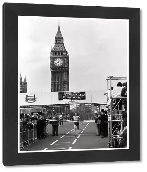 HUGH JONES CROSSES THE FINISH LINE TO WIN THE LONDON MARATHON - 9TH MAY 1982