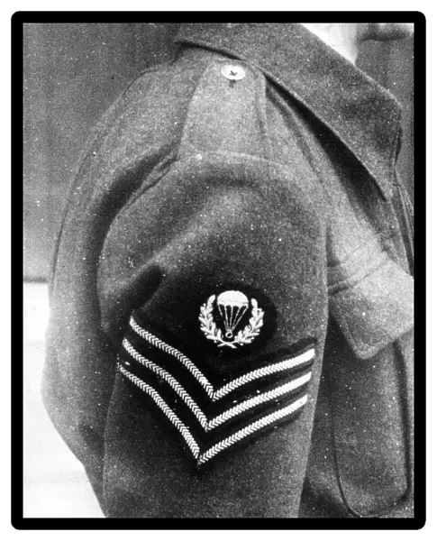 Pictured, the British Parachute Instructors Badge. On leaving the Parachute Training