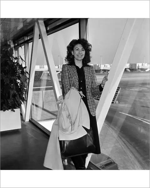 Nanette Newman leaving Heathrow Airport for Paris. 4th March 1980