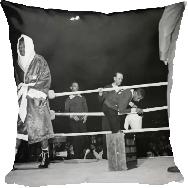 Sugar Ray Robinson enters the ring for his fight against Randolph Turpin at Earls Court