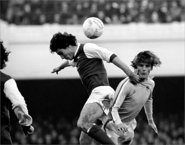 Football: Arsenal (1) vs. Leeds United (1). Division I. January 1977 77-00029-034