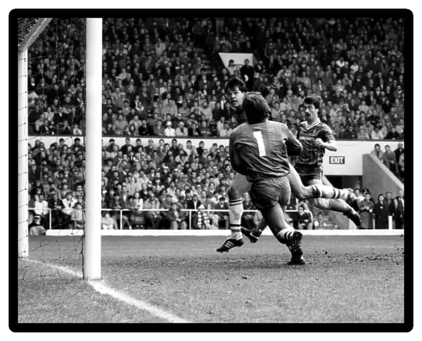 Liverpool v. Chelsea. May 1985 MF21-04-012 The final score was a four three