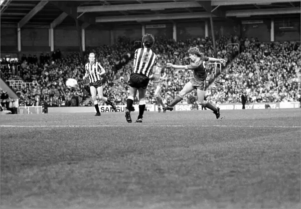 Liverpool v. Newcastle. April 1985 MF21-02-069 The final score was a Three one