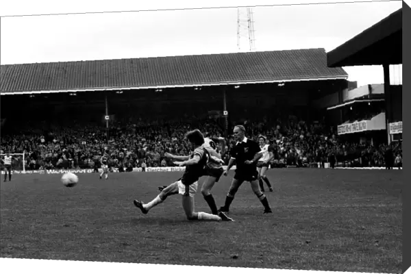 Stoke v. West Ham. October 1984 MF18-06-010 The final score was a four two