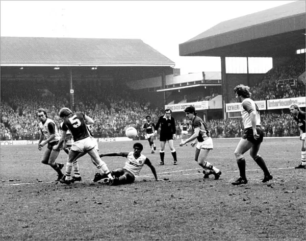 Stoke v. Aston Villa. March 1984 MF14-21-073 The final score was a one nil