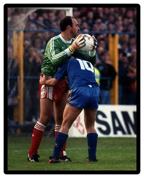 Bruce Grobbelaar football Liverpool goalkeeper 1989