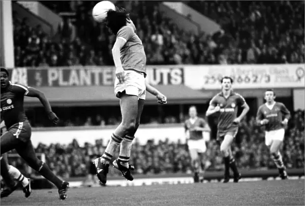Everton 3 v. Leicester City 0. November 1984 MF18-08-036