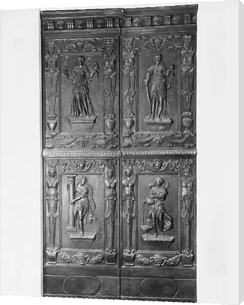 Wooden door, originating from the Greater Hospital Chapel, now conserved in the Leone Museum at Vercelli