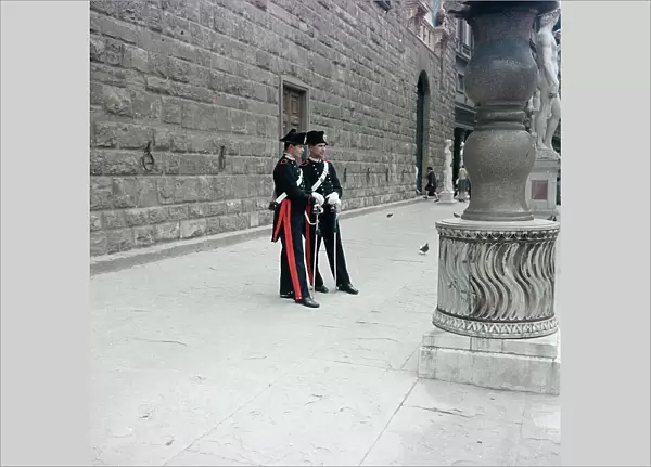 Carabinieri in Piazza della Signoria, Florence