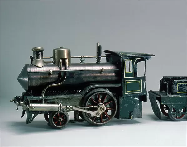 Steam engine in painted metal made in Germany in the early 1900s