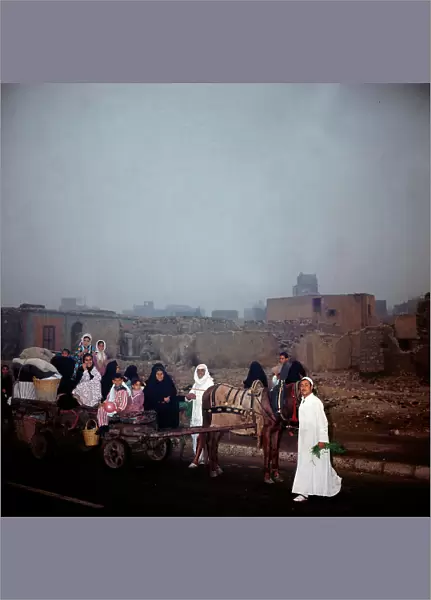 Cairo. Market at dawn with the arrival of the wagons from the land
