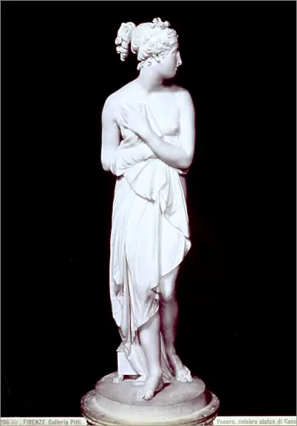 Marble statue of Venus, by Antonio Canova at the Galleria Palatina in Florence