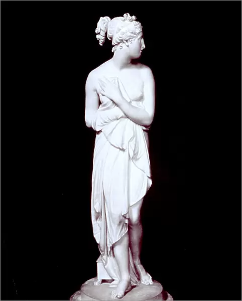Marble statue of Venus, by Antonio Canova at the Galleria Palatina in Florence