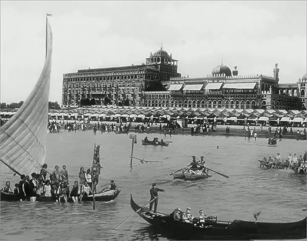 Animated view of the Grand Hotel Excelsior, Venice Lido