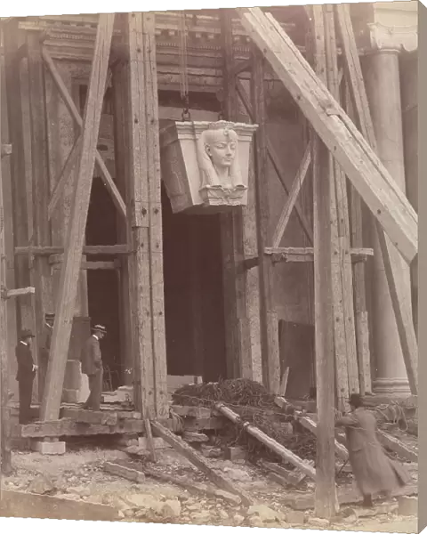 Construction of the Egyptian Museum, undertaken by G. Garozzo and F. Zafferani': placement of a sculptural decoration in the front of the museum