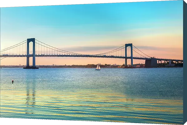 New York City, Throggs Neck Bridge taken from Queens at sunset, connects the boroughs of Queens and the Bronx